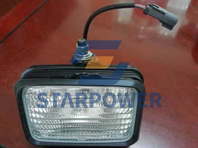 17A-06-17930 KOMATSU WORK LAMP